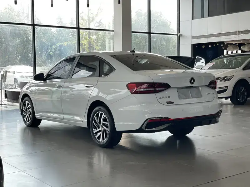 2024 Volkswagen Lavida с пробегом 7 000 км