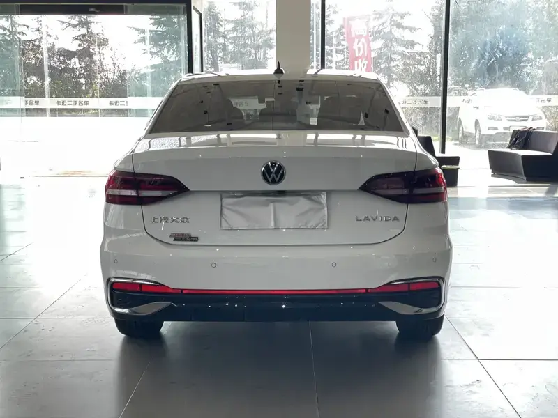 2024 Volkswagen Lavida с пробегом 7 000 км