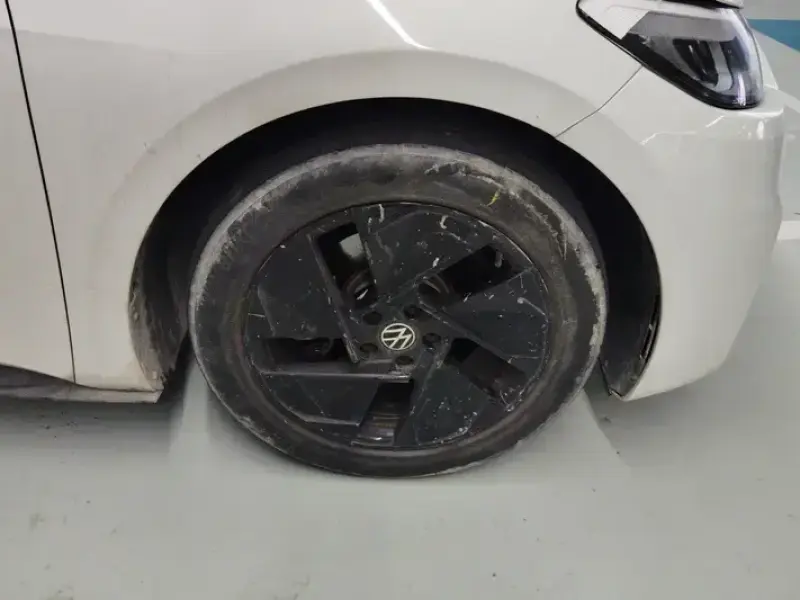 2024 Volkswagen ID.3 с пробегом 42 000 км