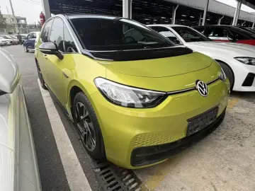 2022 Volkswagen ID.3 с пробегом 43 000 км
