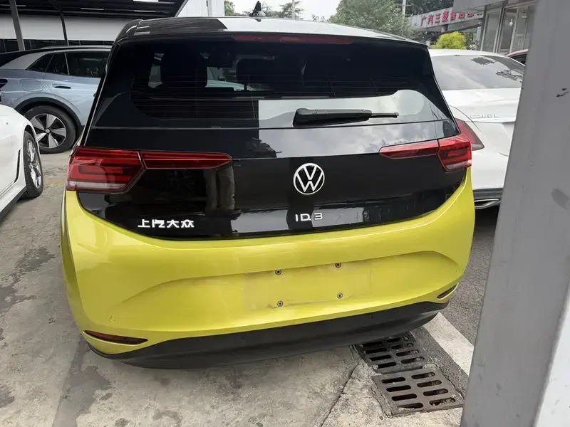 2022 Volkswagen ID.3 с пробегом 43 000 км