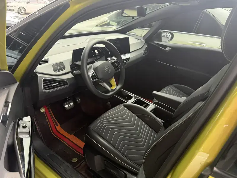 2022 Volkswagen ID.3 с пробегом 43 000 км