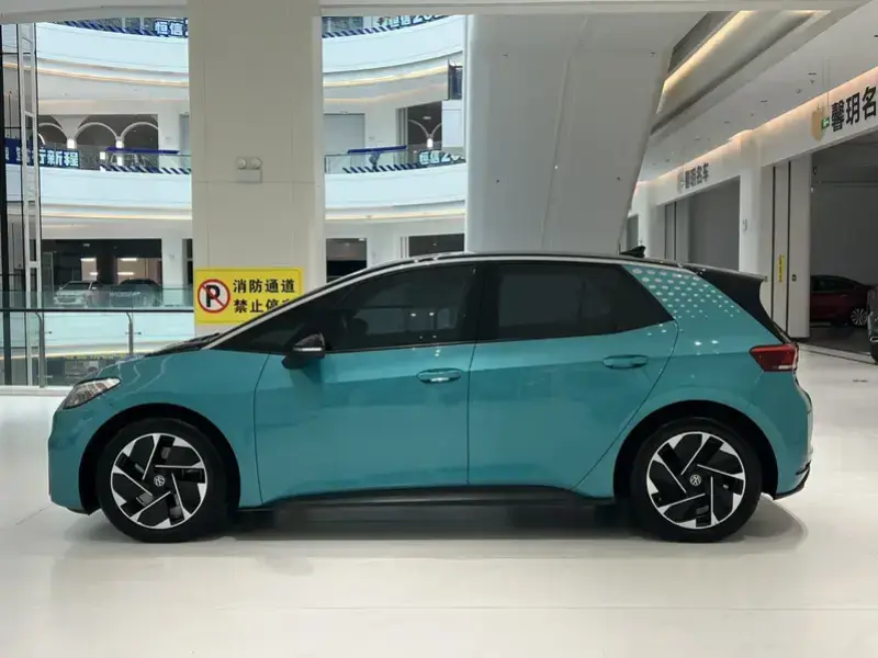 2023 Volkswagen ID.3 с пробегом 100 000 км