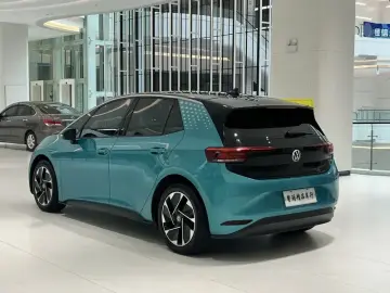 2023 Volkswagen ID.3 с пробегом 100 000 км