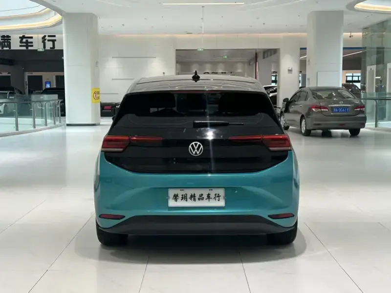 2023 Volkswagen ID.3 с пробегом 100 000 км