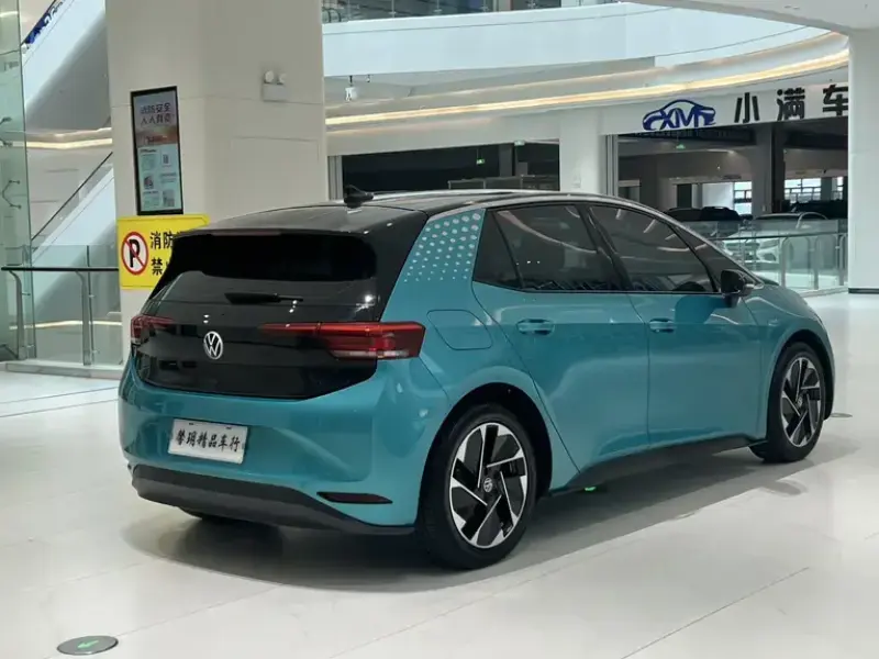 2023 Volkswagen ID.3 с пробегом 100 000 км