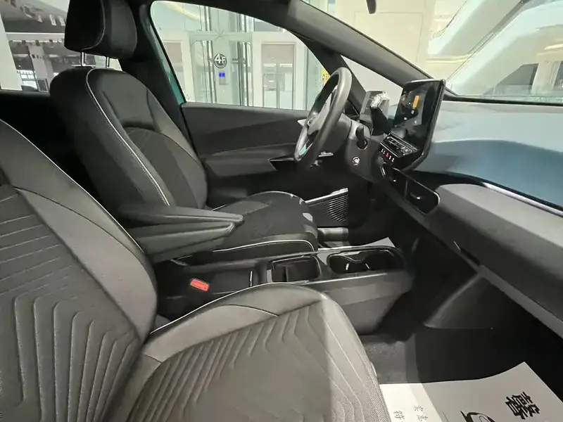 2023 Volkswagen ID.3 с пробегом 100 000 км