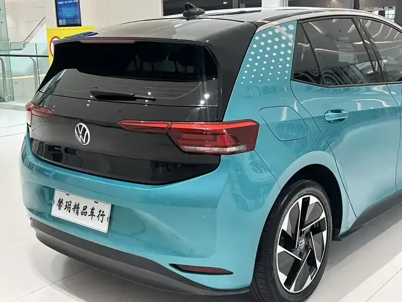 2023 Volkswagen ID.3 с пробегом 100 000 км