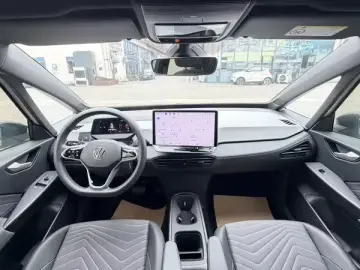 2025 Volkswagen ID.3 с пробегом 32 000 км
