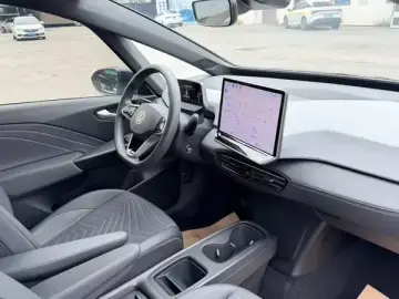 2025 Volkswagen ID.3 с пробегом 32 000 км