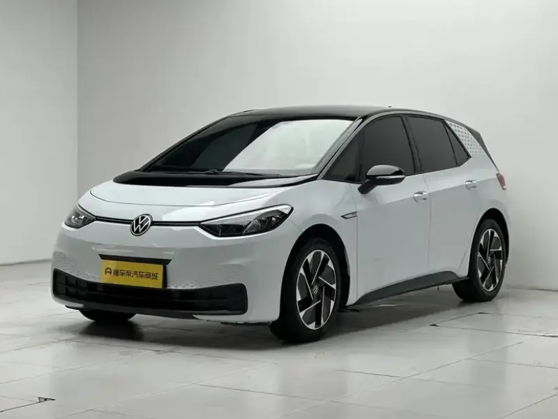 2023 Volkswagen ID.3 с пробегом 69 600 км