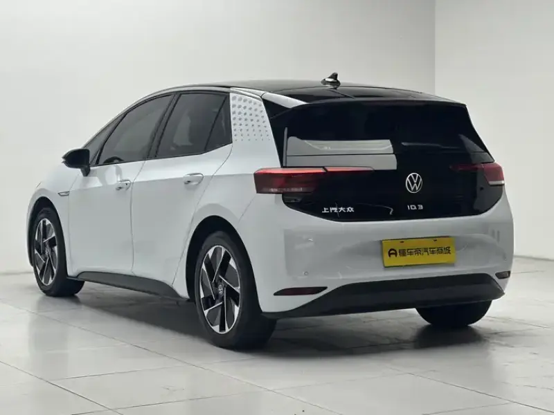 2023 Volkswagen ID.3 с пробегом 69 600 км