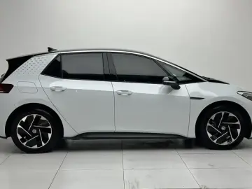 2023 Volkswagen ID.3 с пробегом 69 600 км