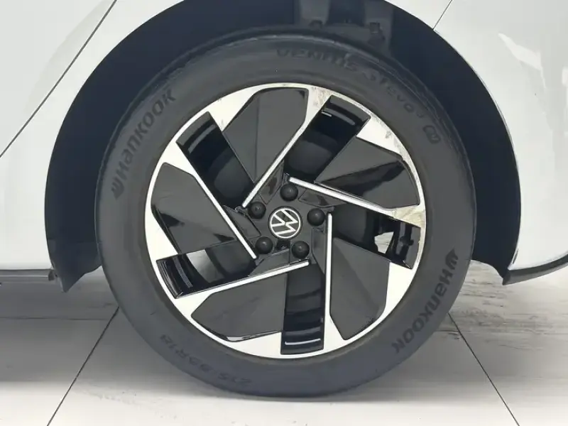 2023 Volkswagen ID.3 с пробегом 69 600 км