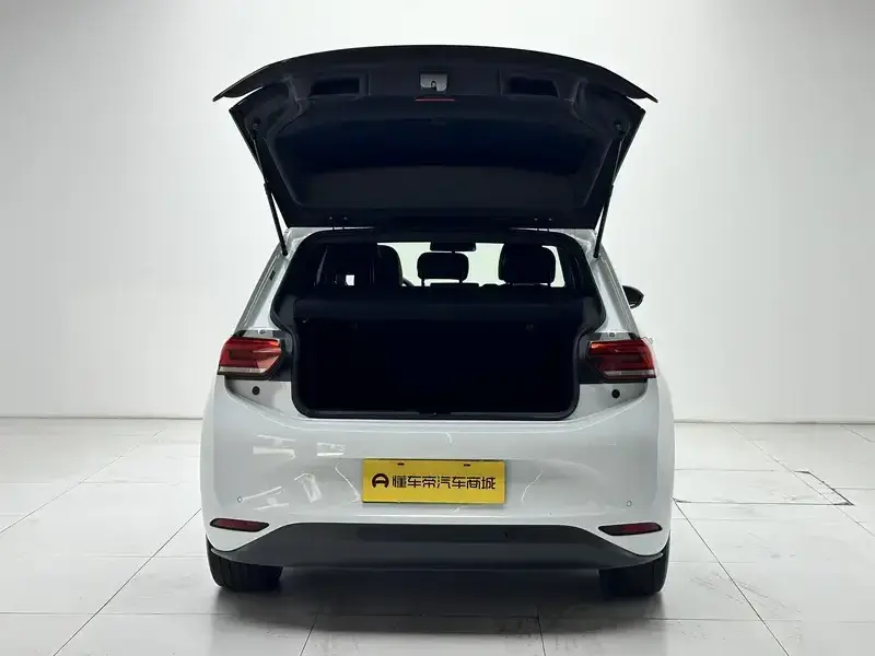 2023 Volkswagen ID.3 с пробегом 69 600 км