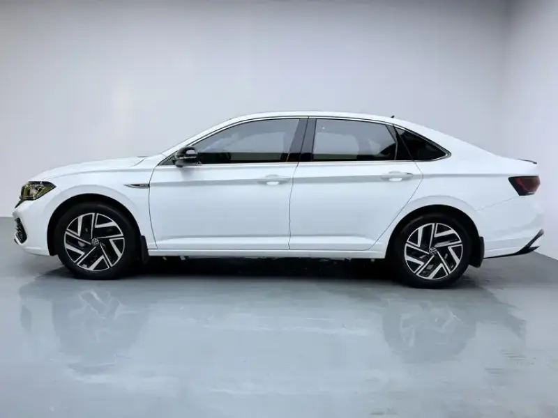 2024 Volkswagen Sagitar с пробегом 20 900 км