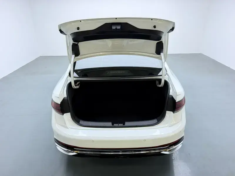 2024 Volkswagen Sagitar с пробегом 20 900 км