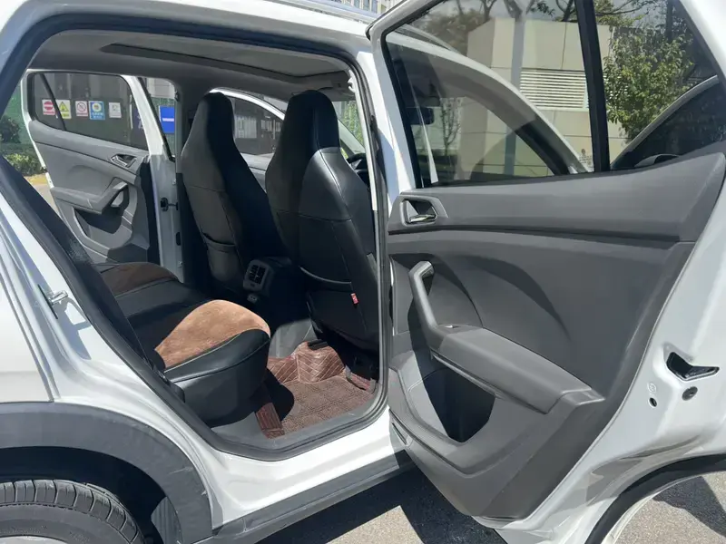2020 Volkswagen T-Cross с пробегом 45 000 км