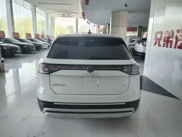 2025 Volkswagen Tharu с пробегом 25 000 км