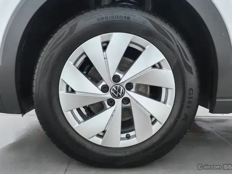 2025 Volkswagen Tharu с пробегом 18 700 км