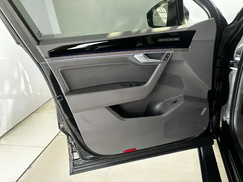 2023 Volkswagen Touareg с пробегом 7 000 км