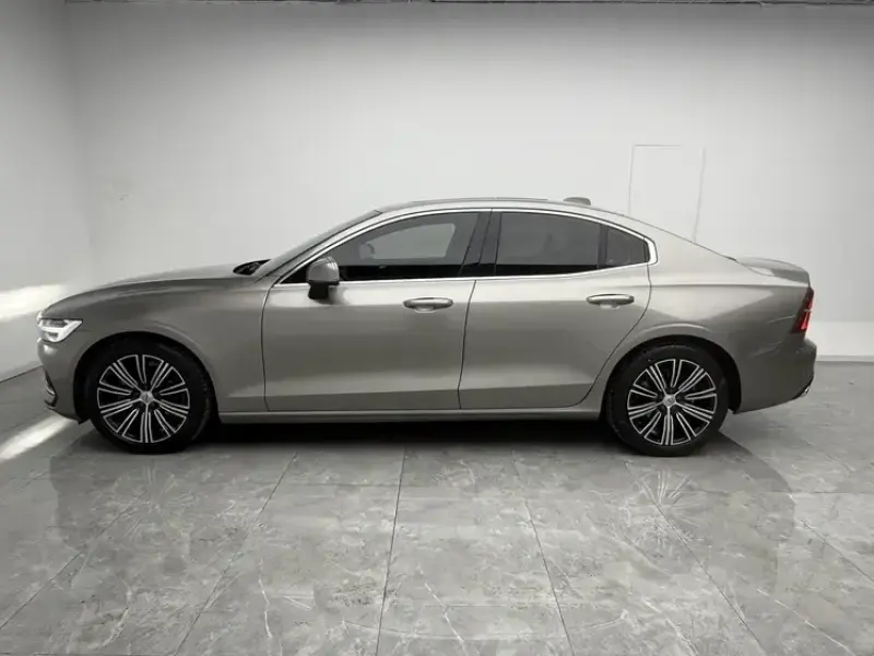 2022 Volvo S60 с пробегом 58 700 км