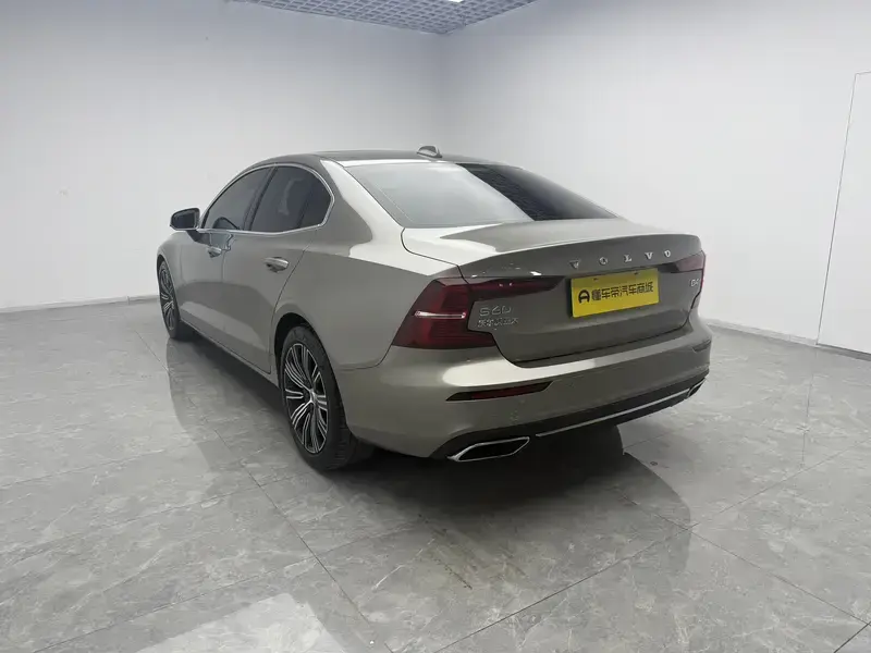 2022 Volvo S60 с пробегом 58 700 км