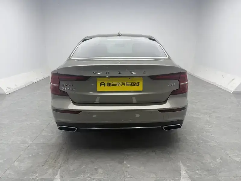 2022 Volvo S60 с пробегом 58 700 км