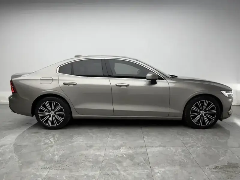 2022 Volvo S60 с пробегом 58 700 км