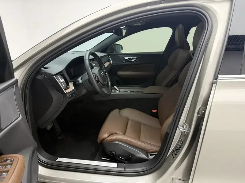 2022 Volvo S60 с пробегом 58 700 км