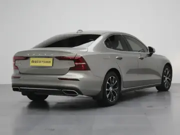 2021 Volvo S60 с пробегом 19 200 км