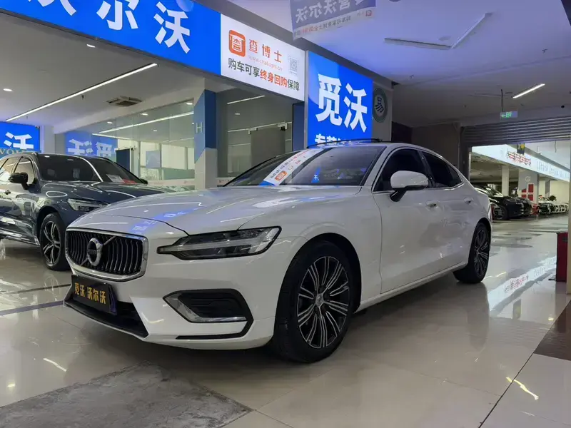 2021 Volvo S60 с пробегом 74 000 км