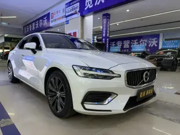 2021 Volvo S60 с пробегом 74 000 км