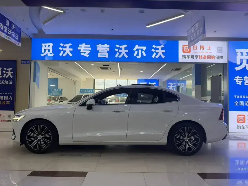 2021 Volvo S60 с пробегом 74 000 км