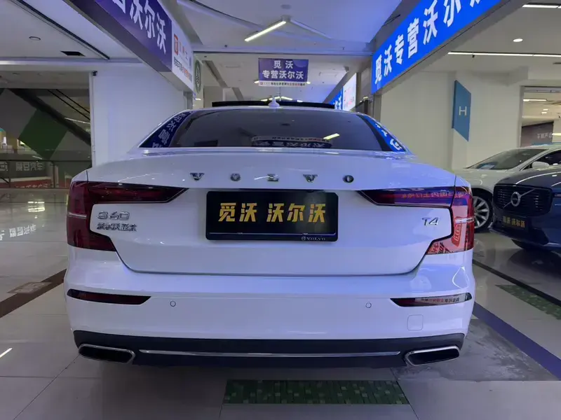 2021 Volvo S60 с пробегом 74 000 км
