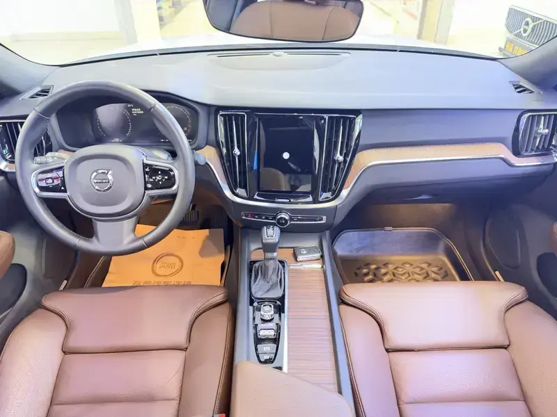 2021 Volvo S60 с пробегом 74 000 км