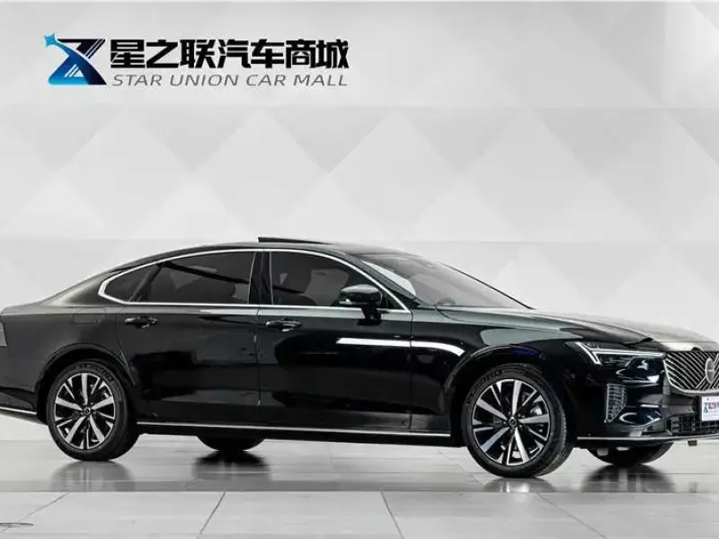 2026 Volvo S90 с пробегом 100 км