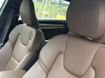 2025 Volvo S90 с пробегом 30 000 км