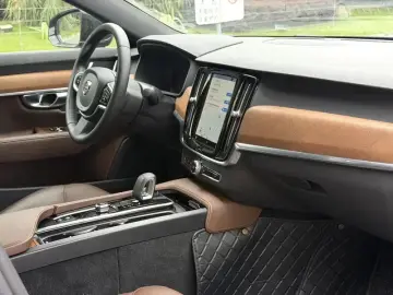 2025 Volvo S90 с пробегом 30 000 км