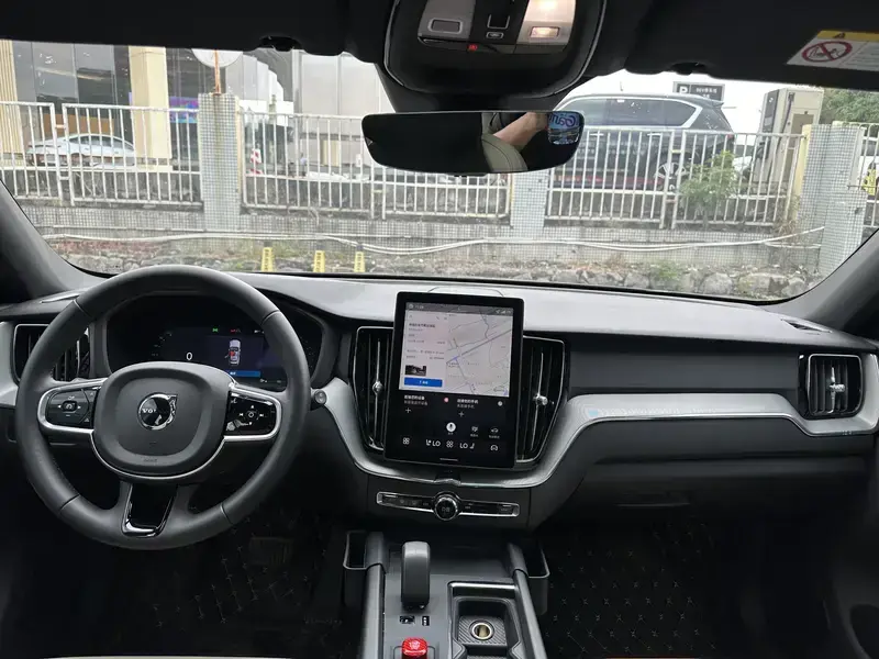 2026 Volvo XC60 с пробегом 12 000 км