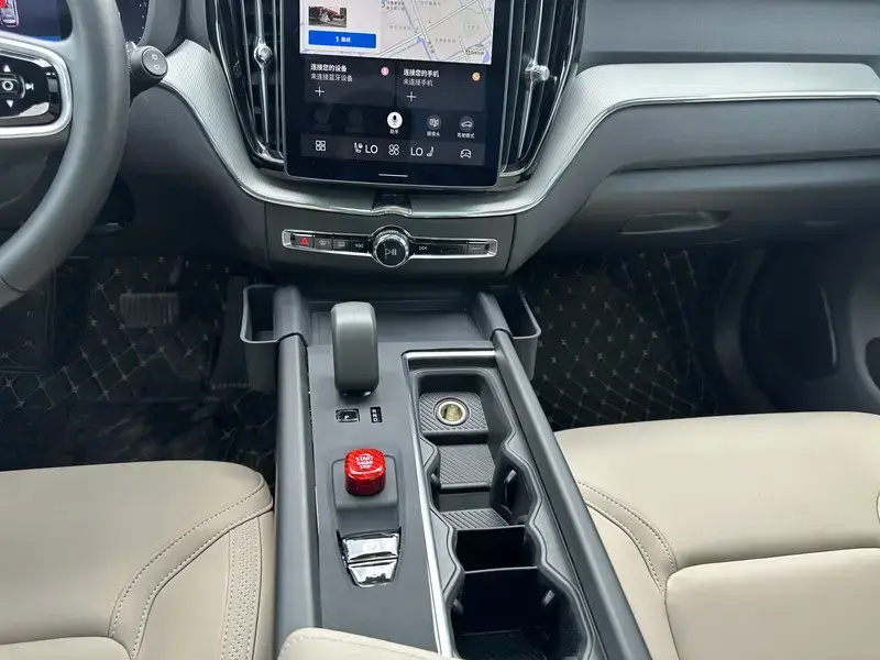 2026 Volvo XC60 с пробегом 12 000 км