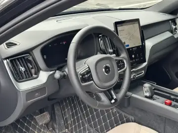 2026 Volvo XC60 с пробегом 12 000 км