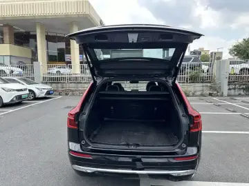2026 Volvo XC60 с пробегом 12 000 км