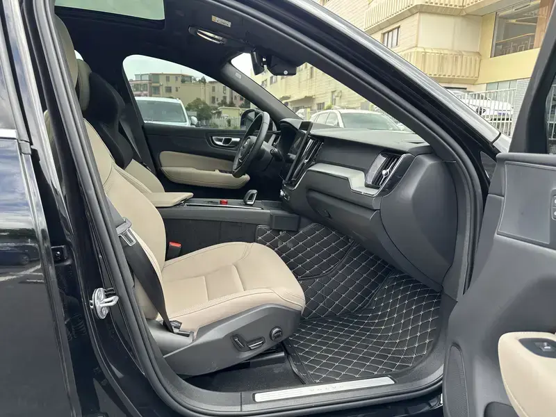 2026 Volvo XC60 с пробегом 12 000 км