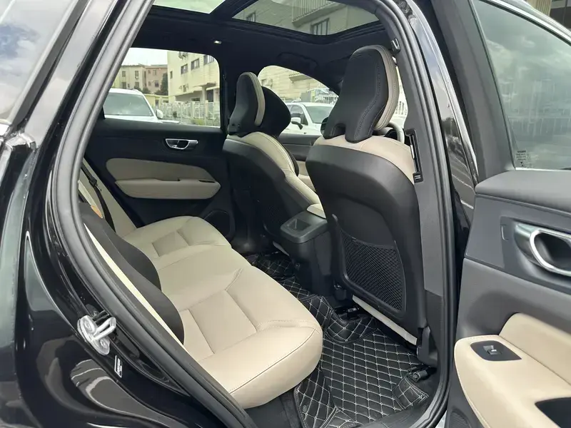 2026 Volvo XC60 с пробегом 12 000 км