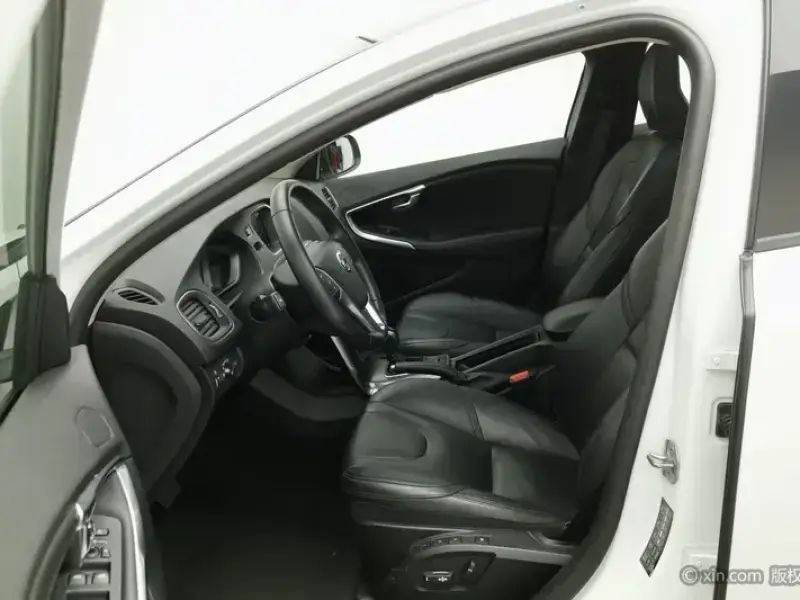 2016 Volvo V40 с пробегом 61 500 км