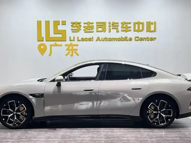 2024 Xiaomi SU7 с пробегом 35 000 км