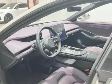 2024 Xiaomi SU7 с пробегом 35 000 км