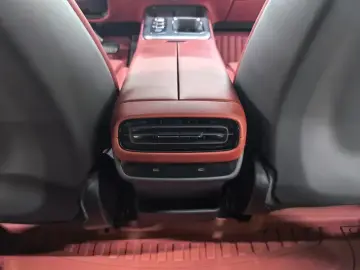 2024 Xiaomi SU7 с пробегом 28 000 км