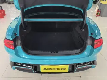 2024 Xiaomi SU7 с пробегом 28 000 км